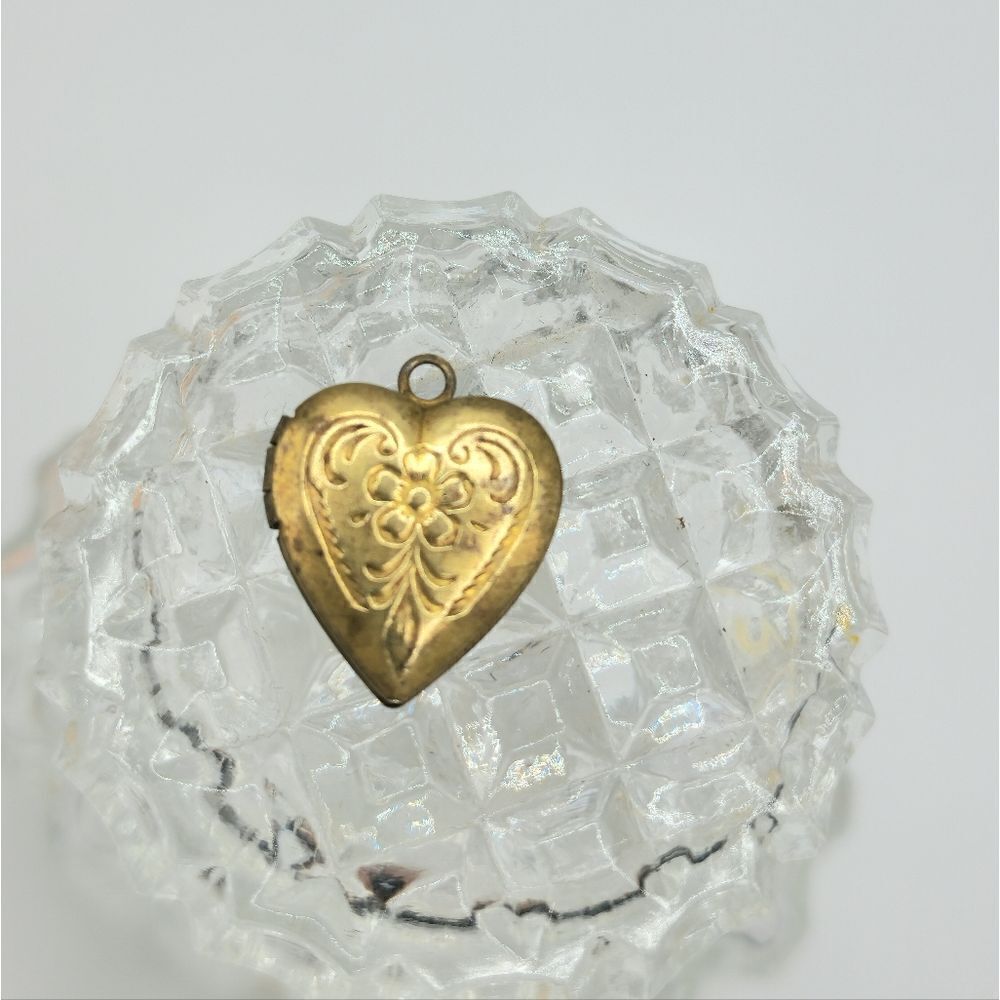 Antique Gold heart shaped locket pendant